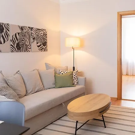 Modern 2br In Center Renovated In 2025