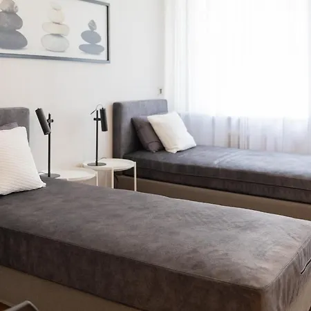아파트 Modern 2br In Center Renovated In 2025