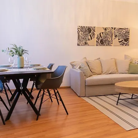 Modern 2br In Center Renovated In 2025