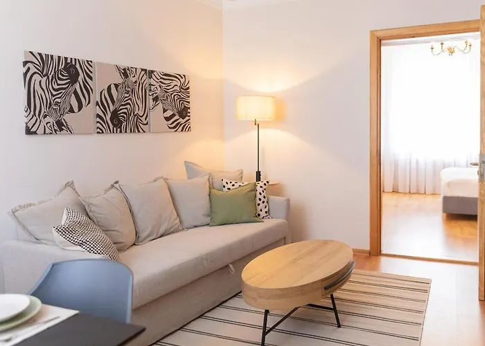 Modern 2br In Center Renovated In 2025