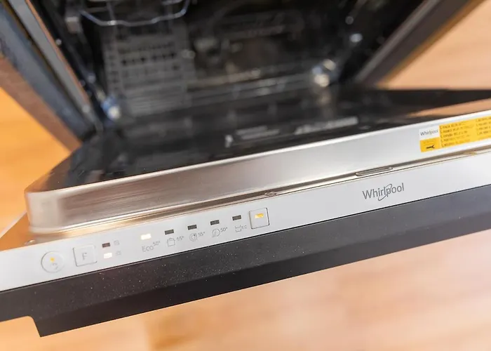 Modern 2br In Center Renovated In 2025 Apartment *