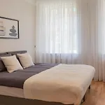 Modern 2br In Center Renovated In 2025 * Riga