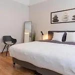 Modern 2br In Center Renovated In 2025