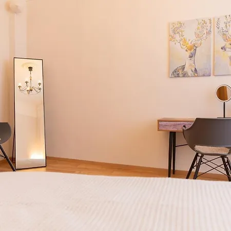 Modern 2br In Center Renovated In 2025 Daire